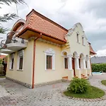 Golden Bridge Deluxe - 4br, Terrace, Bar, Privat Pool, Grill Villa Balatonfüred