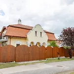 Villa Golden Bridge Deluxe - 4br, Terrace, Bar, Privat Pool, Grill *