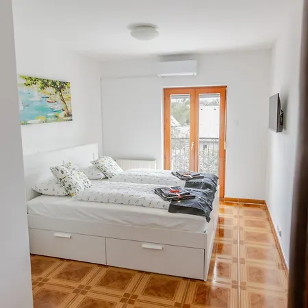 Villa Golden Bridge Deluxe - 4br, Terrace, Bar, Privat Pool, Grill, Pet Friendly *