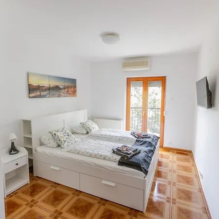 Golden Bridge Deluxe - 4br, Terrace, Bar, Privat Pool, Grill, Pet Friendly Balatonfüred